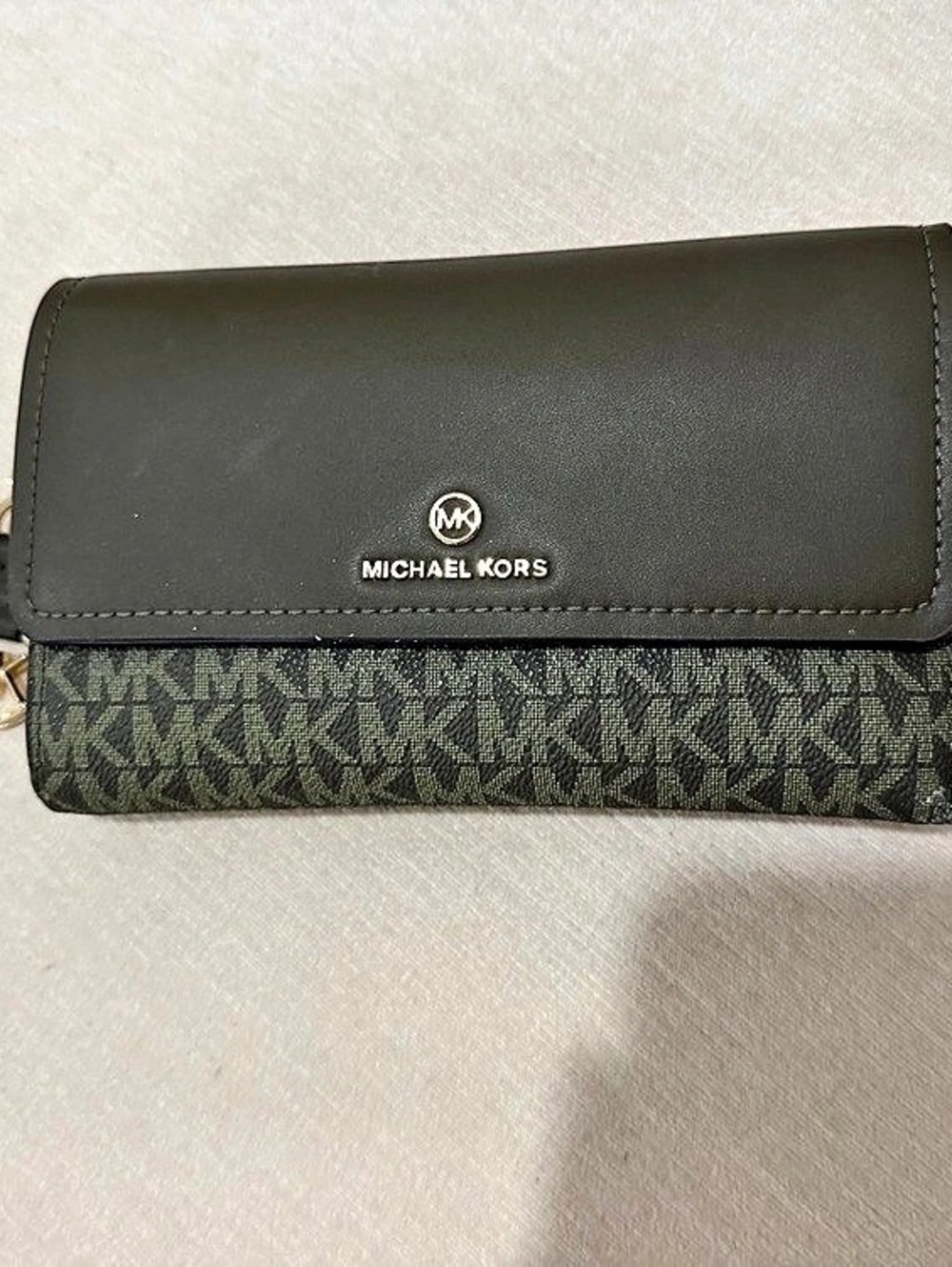 Michael Kors Jet Set Signature Logo Smartphone Wallet Olive Green